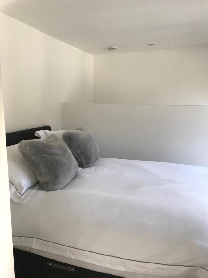 Winnie'S Corner - Self Contained Within The Grounds Of Another Property, In An Idyllic Wooded Setting Carlyon Bay Esterno foto