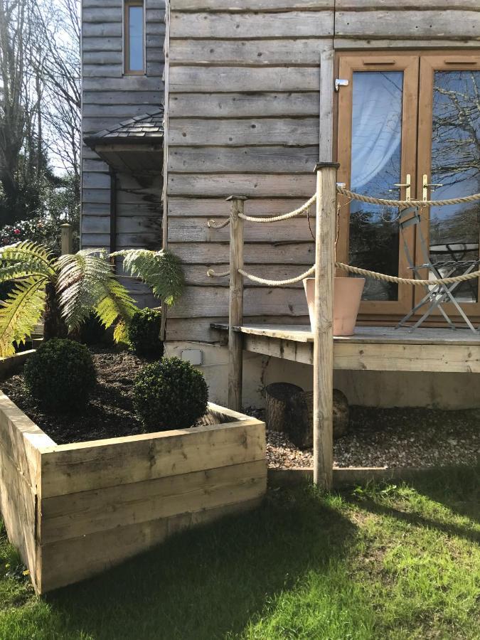 Winnie'S Corner - Self Contained Within The Grounds Of Another Property, In An Idyllic Wooded Setting Carlyon Bay Esterno foto